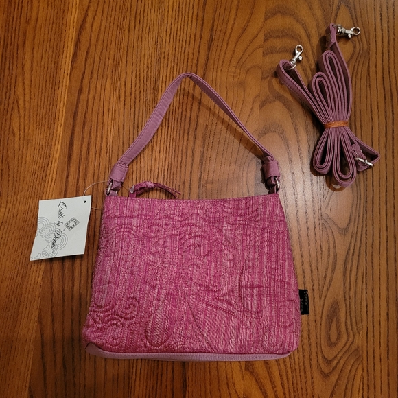 Donna Sharp pink quilted crossbody bag, NEW - Picture 2 of 9
